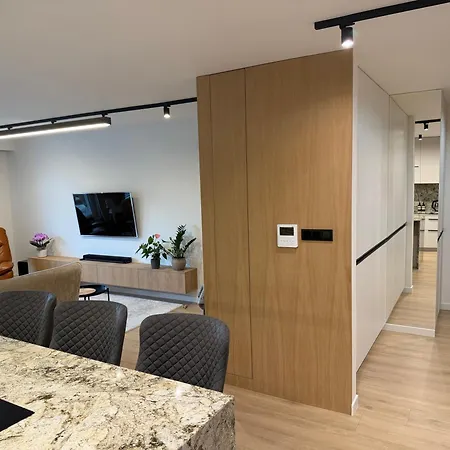Appartement Relaxing With Parking Close To And
